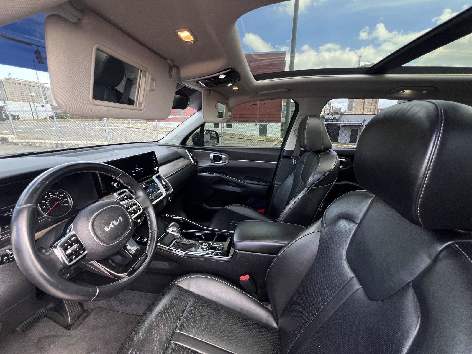 Used 2022 Kia Sorento EX w/ Panoramic Sunroof Package FWD image 14