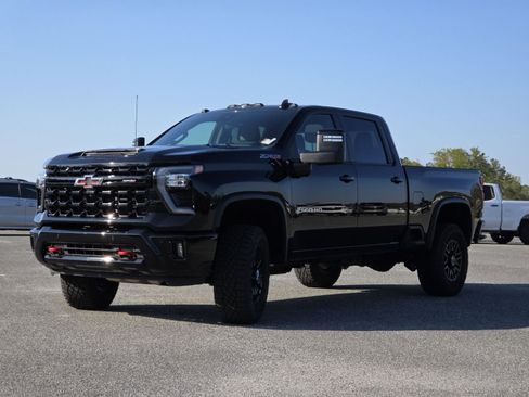 Used 2025 Chevrolet Silverado 2500 ZR2 w/ Technology Package image 20