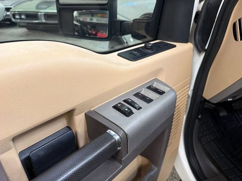 Used 2016 Ford F250 Lariat w/ Lariat Ultimate Package AWD/4WD image 32