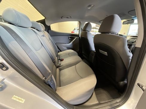 Used 2015 Hyundai Elantra SE w/ Option Group 02 image 19