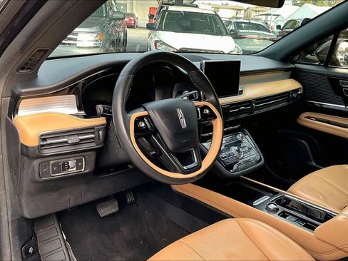 Used 2022 Lincoln Corsair Reserve image 17