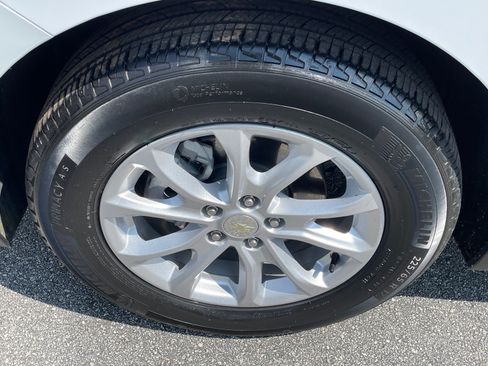 Used 2020 Chevrolet Equinox LT FWD image 7