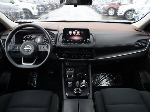 Used 2023 Nissan Rogue S image 16