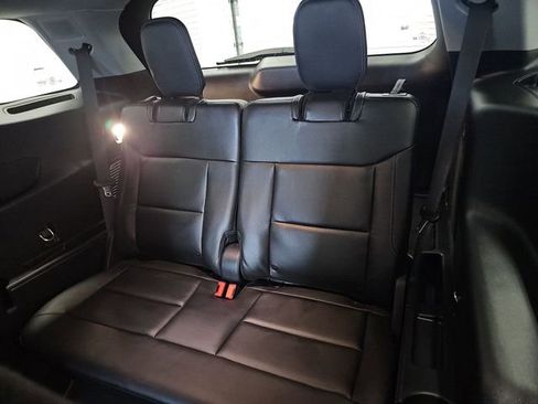 Certified 2023 Ford Explorer Limited w/ Class IV Trailer Tow Package AWD/4WD image 38