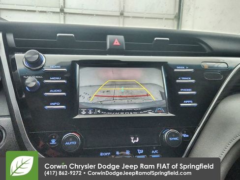 Used 2018 Toyota Camry XLE image 25