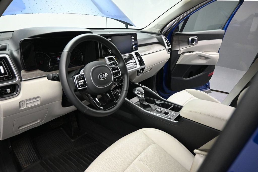 Certified 2021 Kia Sorento EX w/ Panoramic Sunroof Package FWD image 18