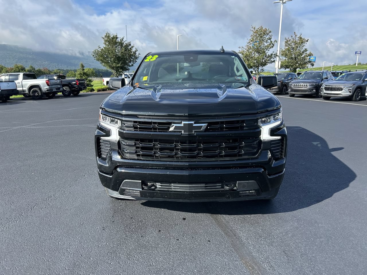 Used 2023 Chevrolet Silverado 1500 RST AWD/4WD image 2