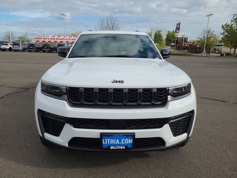 New 2026 Jeep Grand Cherokee Limited AWD/4WD image 14