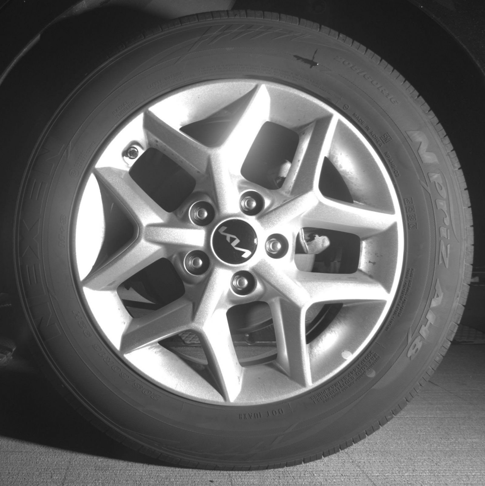Used 2025 Kia Soul LX w/ LX Technology Package FWD image 16