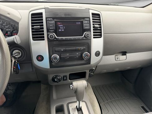 Used 2017 Nissan Frontier SV AWD/4WD image 12