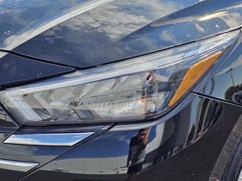 New 2025 Nissan Versa S w/ Trunk Package image 4
