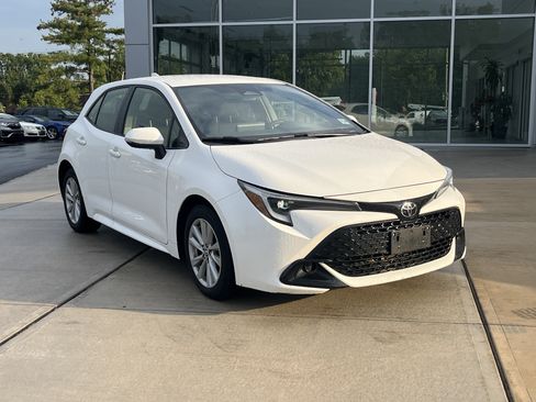 Certified 2023 Toyota Corolla SE FWD image 2