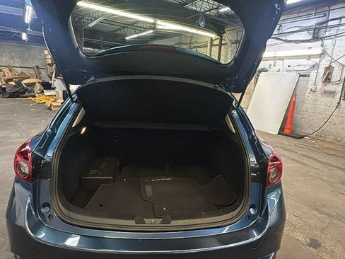 Used 2018 MAZDA MAZDA3 Touring FWD image 32