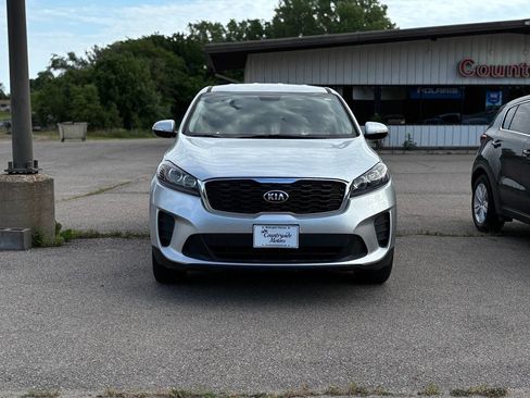 Used 2020 Kia Sorento AWD V6 image 2