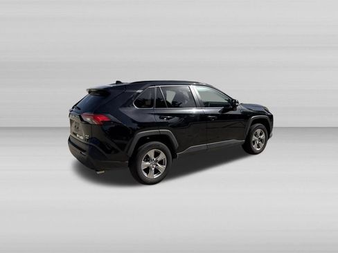 Used 2025 Toyota RAV4 XLE AWD/4WD image 6