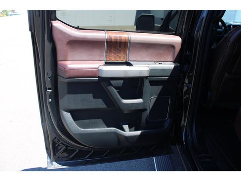 Used 2015 Ford F150 Platinum w/ Technology Package image 11