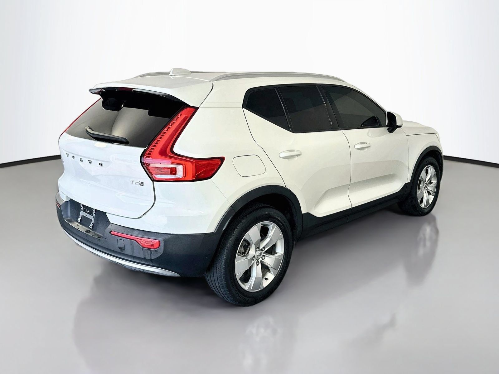 Used 2020 Volvo XC40 T5 Momentum AWD/4WD image 7