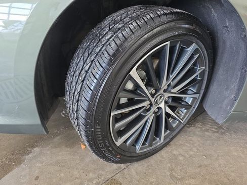 Certified 2025 Lexus ES 300h 300h w/ Premium Package image 31