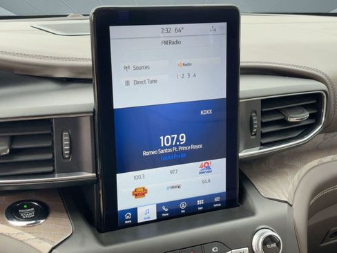 Used 2020 Ford Explorer Platinum w/ Premium Technology Package image 23