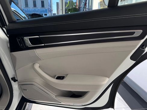 Used 2019 Porsche Panamera GTS image 22