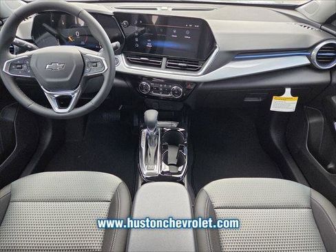 New 2026 Chevrolet Trax LT w/ Driver Confidence Package FWD image 12