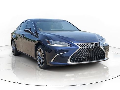 Used 2025 Lexus ES 350 Ultra Luxury w/ Accessory Package (Z1) FWD image 2