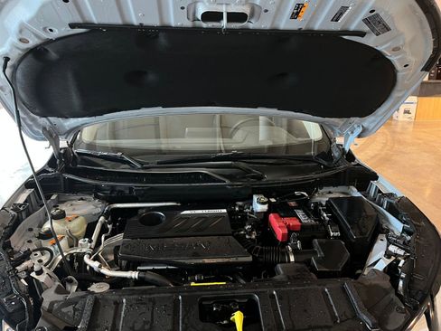 Used 2025 Nissan Rogue SV image 33