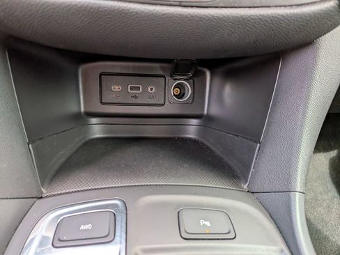 Used 2024 Chevrolet Equinox LT AWD/4WD image 34