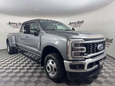 Used 2024 Ford F350 Lariat w/ Lariat Ultimate Package AWD/4WD image 5