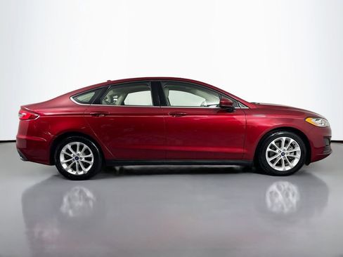 Used 2019 Ford Fusion SE image 4