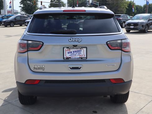 Used 2020 Jeep Compass Latitude w/ Cold Weather Group AWD/4WD image 6