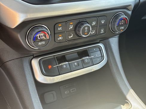 Certified 2023 GMC Acadia SLT w/ Elevation Edition image 26