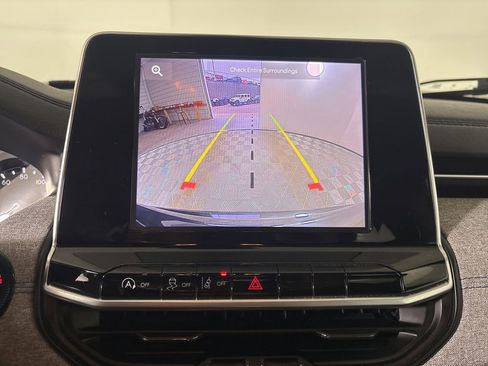 Used 2025 Jeep Compass Latitude w/ Sun & Sound Group image 16