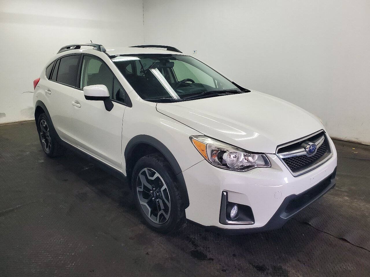 Used 2017 Subaru Crosstrek 2.0i Premium w/ Popular Package #1 AWD/4WD image 3