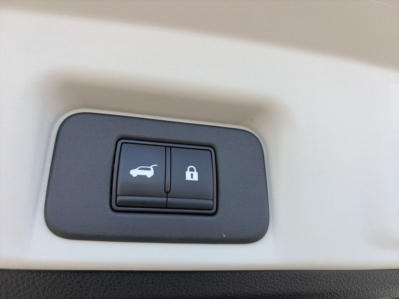 Certified 2023 Nissan Ariya AWD/4WD image 30