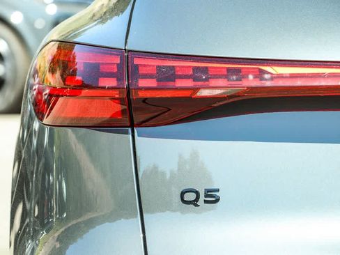 Used 2025 Audi Q5 Premium w/ Convenience Package AWD/4WD image 8