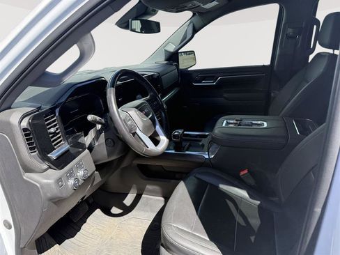 Used 2022 GMC Sierra 1500 SLT w/ SLT Premium Plus Package AWD/4WD image 2