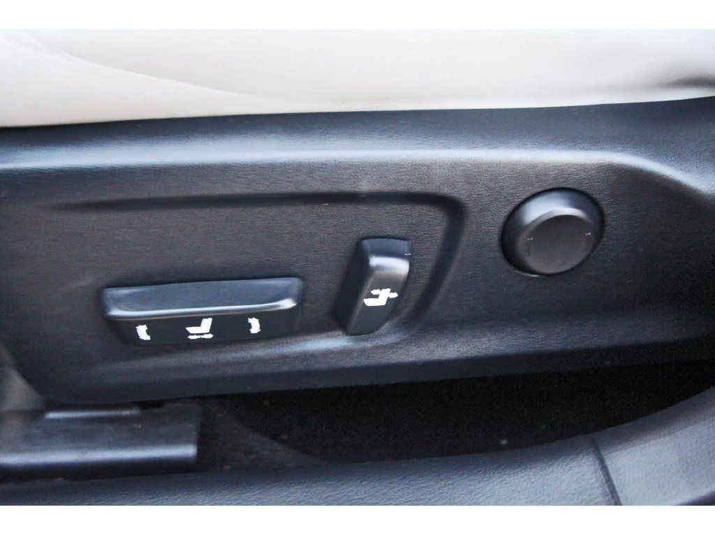 Used 2014 Lexus IS 250 w/ F-Sport Package RWD image 32