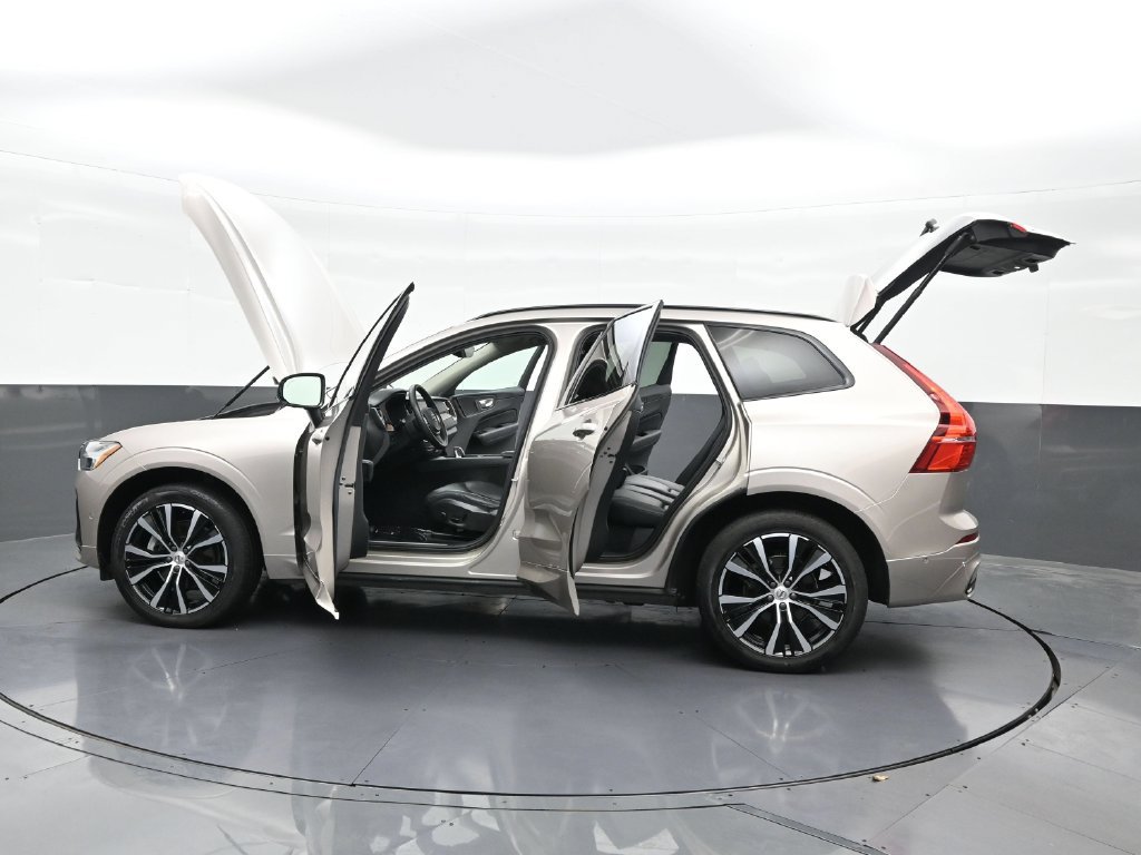 Certified 2024 Volvo XC60 B5 Plus AWD/4WD image 39