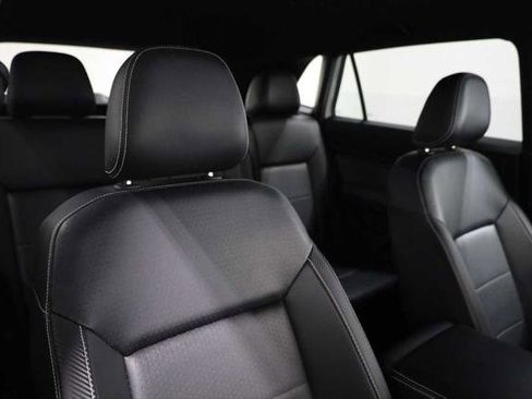 Used 2023 Volkswagen Atlas Cross Sport SE FWD image 20