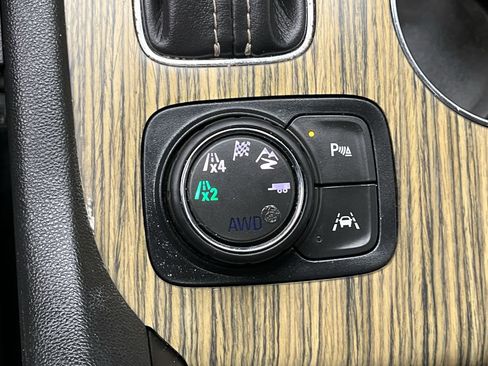 Used 2019 GMC Acadia Denali w/ Technology Package image 19