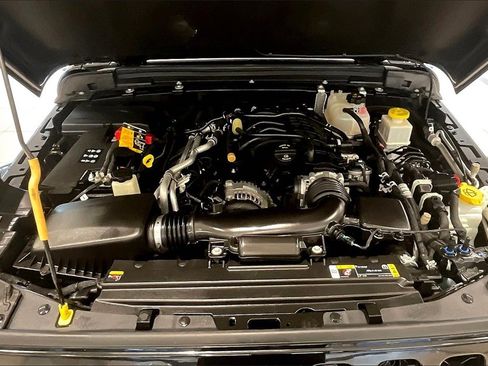 Used 2022 Jeep Gladiator Willys image 10