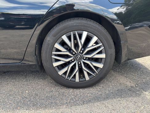 Used 2025 Nissan Altima 2.5 SV FWD image 30