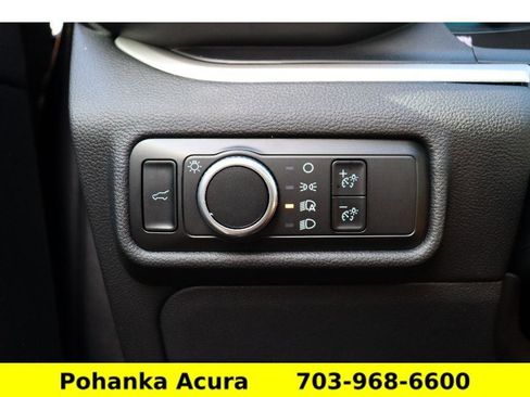 Used 2024 Ford Explorer XLT image 19