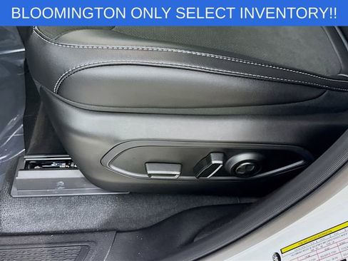 New 2025 Jeep Grand Cherokee L Laredo image 18