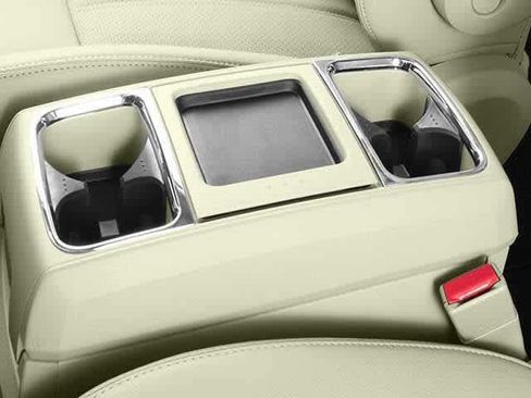Used 2013 Chrysler Town & Country Limited w/ Luxury Group FWD image 10