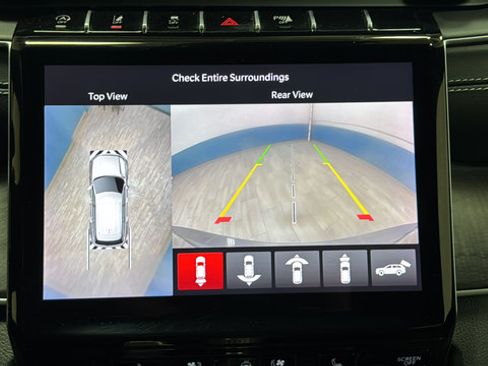 Used 2024 Jeep Grand Cherokee Limited w/ Luxury Tech Group II AWD/4WD image 14