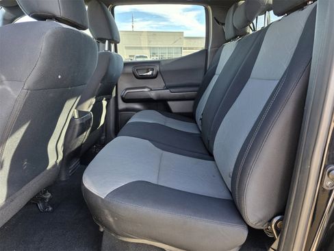 Used 2021 Toyota Tacoma TRD Off-Road image 22