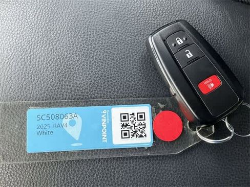 Used 2025 Toyota RAV4 XLE image 27