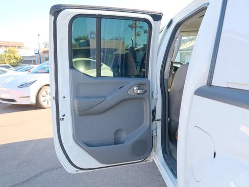 Used 2017 Nissan Frontier SV RWD image 30